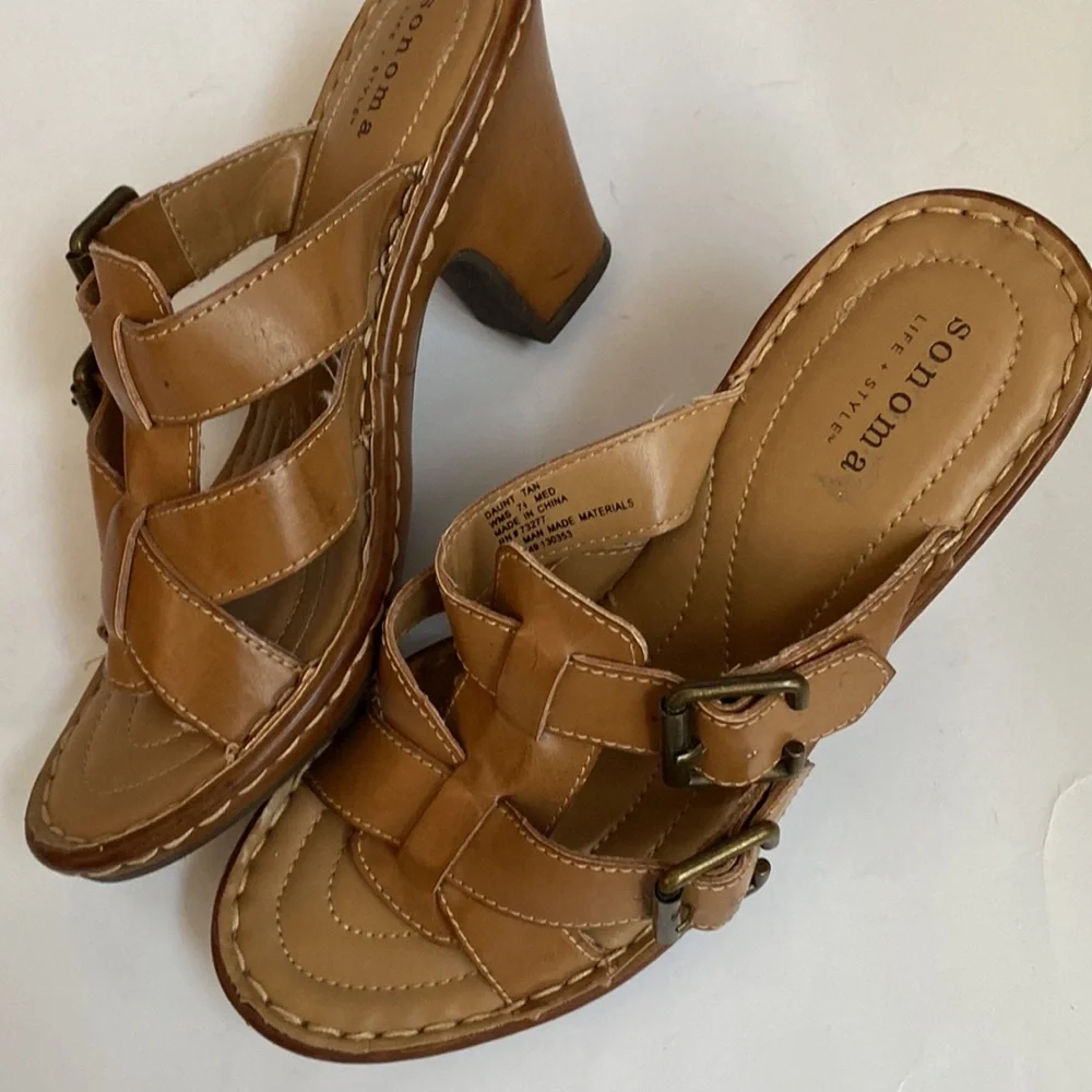 Women's Sonoma Natural Daunt Tan Wedge‎ Peep Toe Sandals with Buckle, Size 7.5M
